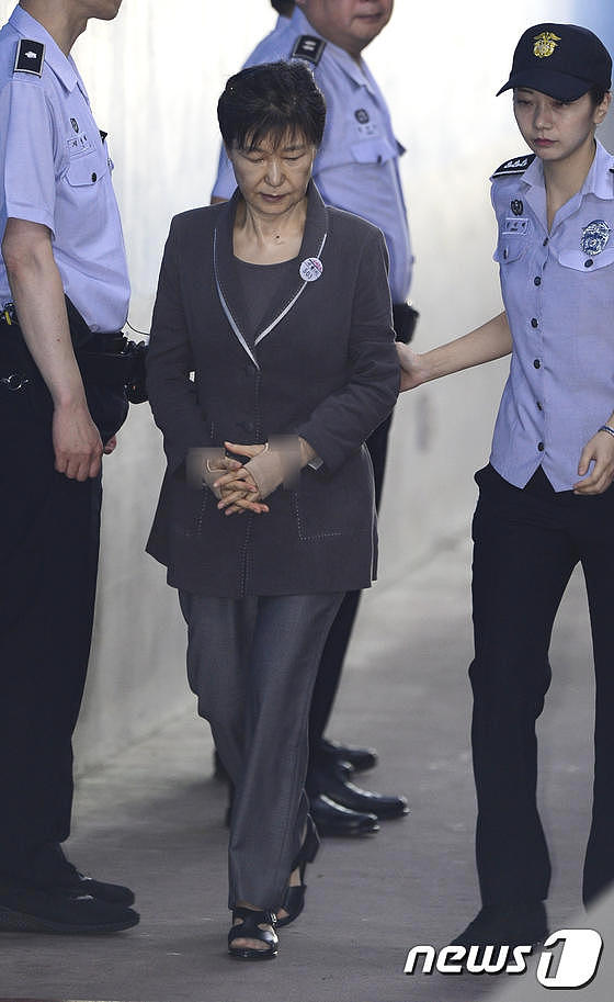 朴槿惠今日再受审 检方仍没有犯罪证据（组图） - 3
