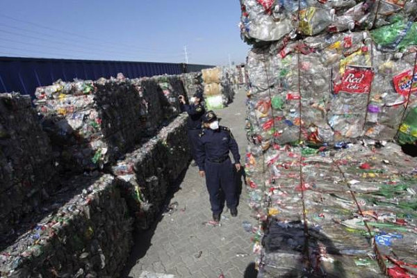 这件事，中国决定对世界说NO，改变了无数在垃圾堆中长大的孩子的人生... - 4