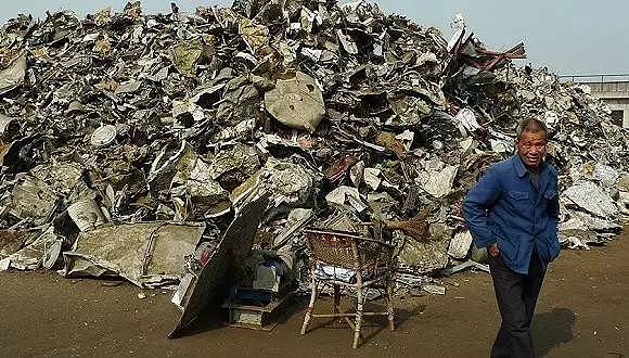 这件事，中国决定对世界说NO，改变了无数在垃圾堆中长大的孩子的人生... - 11