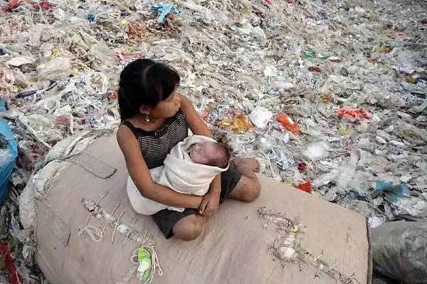 这件事，中国决定对世界说NO，改变了无数在垃圾堆中长大的孩子的人生... - 36