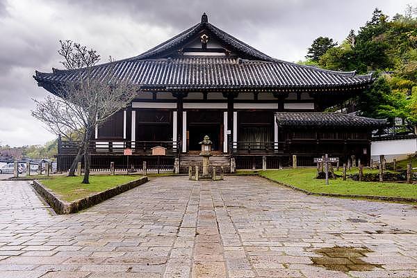 日本国宝寺院疑似被韩国人刻下韩文“到此一游”（组图） - 2