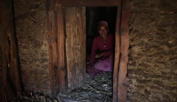 尼泊尔女性月经期间被驱逐屡禁不止 政府出狠招整治 - 2
