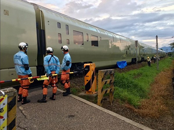 日本男子醉卧铁轨当床 列车刹不住酿死亡事故（组图） - 2