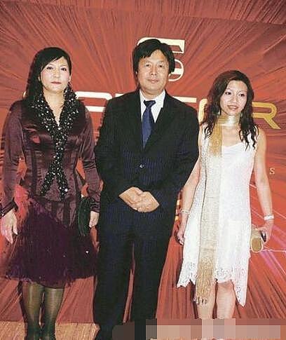 黑帮阿嫂成TVB一姐，插足富豪家庭18年，如今登堂入室成二妈