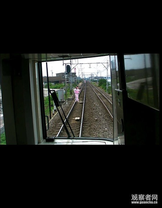 “一定是脑袋坏掉的中国人！”大妈在铁轨上拍照 日本网友炮轰中国游客（组图） - 18