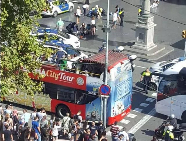 巴塞罗那恐袭致13死百人伤 警方称已逮捕两名嫌犯（组图） - 2