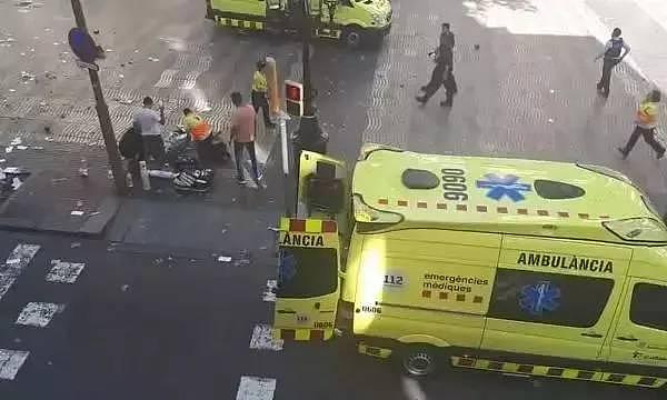 巴塞罗那恐袭致13死百人伤 警方称已逮捕两名嫌犯（组图） - 3
