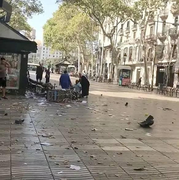 巴塞罗那恐袭致13死百人伤 警方称已逮捕两名嫌犯（组图） - 9