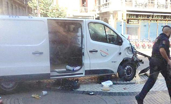 西班牙警方称击毙4人阻止二次袭击 当地再发爆炸（组图） - 1