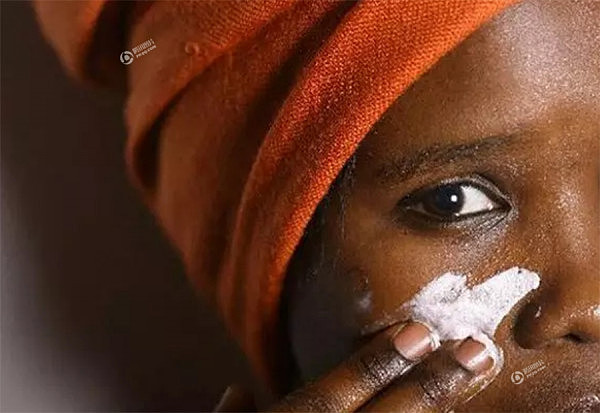 非洲的美白产业：黑人女子为变美将皮肤漂白（组图） - 1