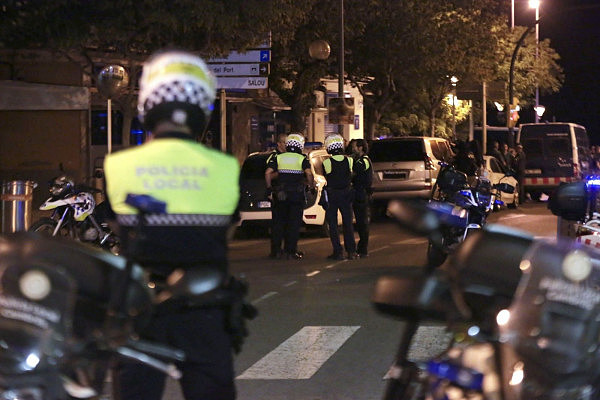 悲剧！7岁悉尼男孩巴塞罗那恐袭后失踪 母亲也在袭击中身受重伤 - 9