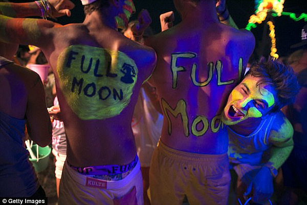 4367F92300000578-4806906-He_was_in_Koh_Phangan_for_a_week_celebrating_the_Full_Moon_Party-a-16_1503236424736.jpg,0