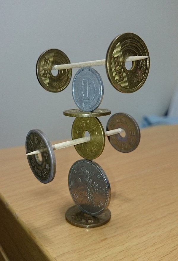 日本力学哥玩转硬币 平衡能力惊呆众人（组图） - 6