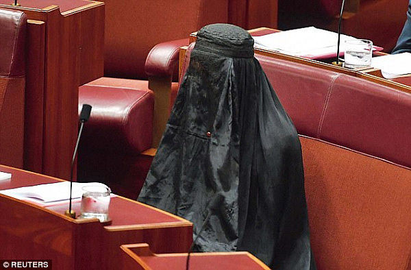 43553FA100000578-4814426-The_incident_comes_amid_fierce_debate_about_whether_the_burqa_sh-a-6_1503442364564.jpg,0