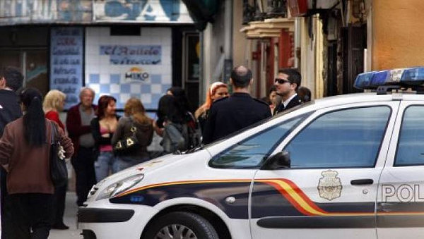 西班牙一食品店遭抢 华人店主眼部受伤嫌犯在逃 - 1