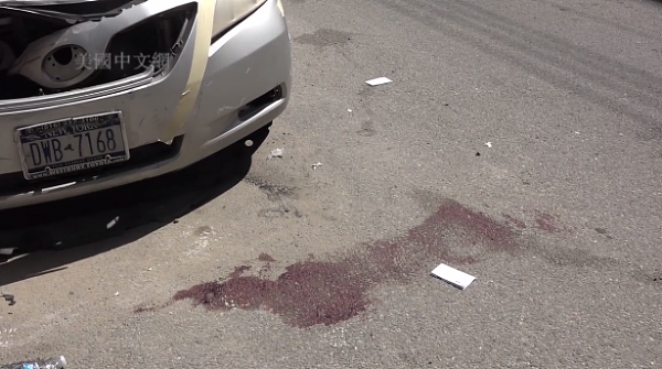 美国华裔女子停车挂错档 惨遭自家车辆拖行碾压数米 地上留下大滩血迹（图） - 2