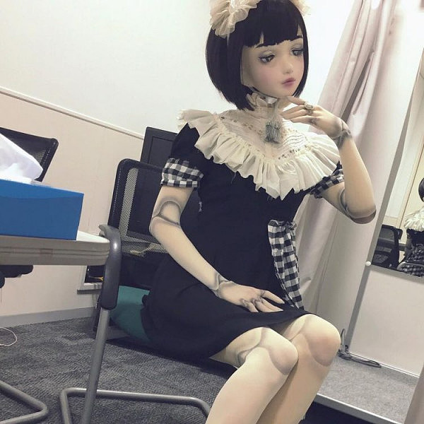 日本设计师创造世界首个“活娃娃模特” 让人毛骨悚然（组图） - 3