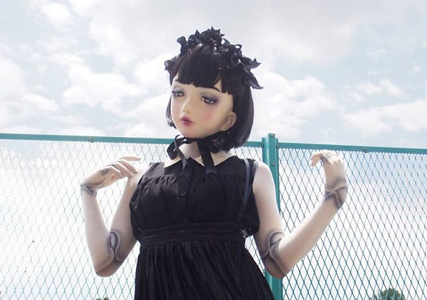 日本设计师创造世界首个“活娃娃模特” 让人毛骨悚然（组图） - 5