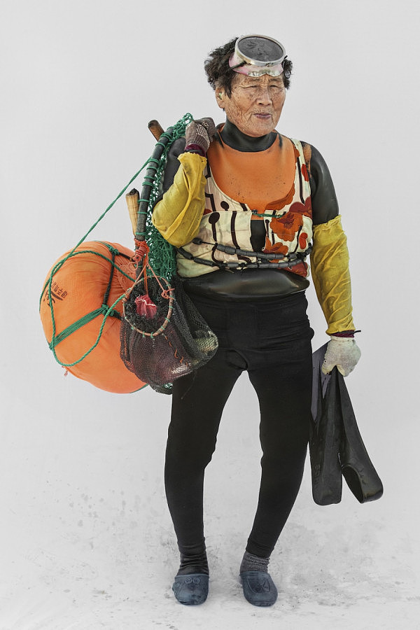 韩国最后一代海女 70高龄无氧下潜抓鲍鱼（组图） - 4