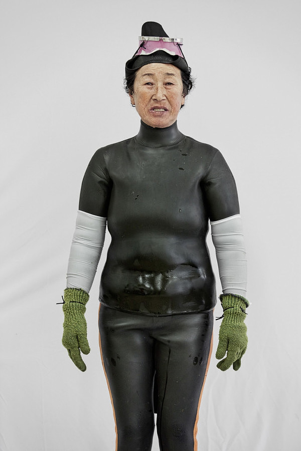 韩国最后一代海女 70高龄无氧下潜抓鲍鱼（组图） - 9