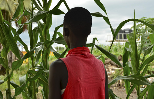 在战火纷飞的南苏丹 童婚越来越多13岁就被迫嫁人（组图） - 1