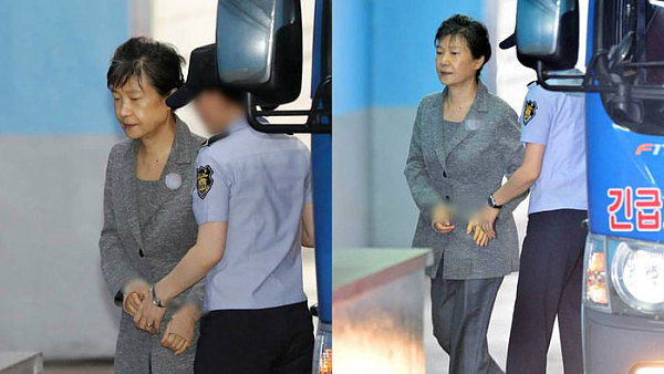 朴槿惠入狱5个月再度就医 坐轮椅现身白发显眼（组图） - 4