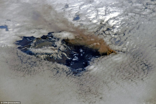 宇航员太空拍下地球火山爆发 画面震撼（组图） - 6