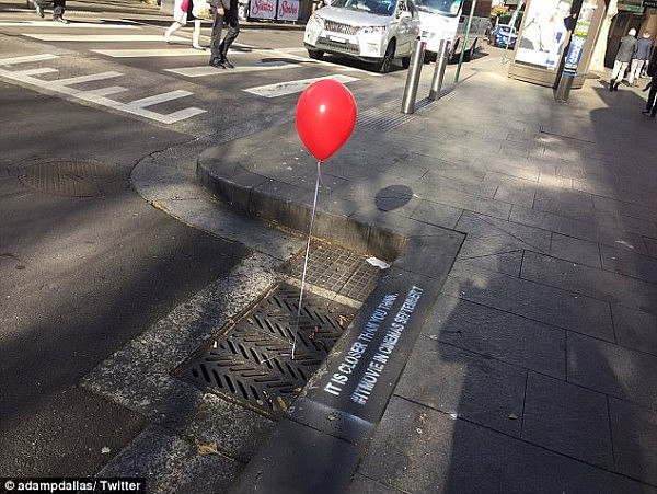 悉尼街头惊现大量红气球引发网友热议 事情背后竟如此“恐怖”（图） - 2