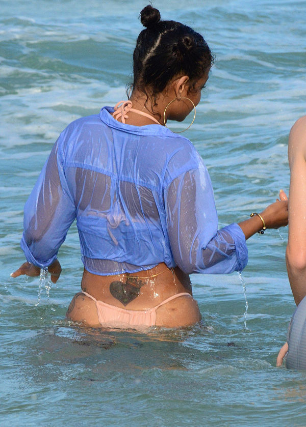 克里斯蒂娜·米兰去海边度假被拍，网友表示：她真的好可爱！ - 6