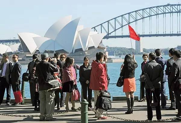 中国游客出手豪爽！在澳花掉$406亿 看看中国人是如何一步步震惊世界的！ - 1