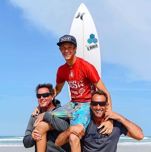 誓言挑战飓风：16岁冲浪运动员却死在惊涛骇浪之中（组图） - 5