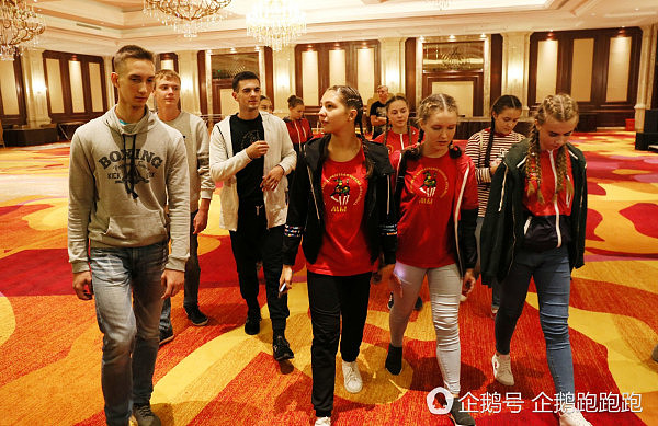 俄罗斯妹子们造访中国五星级酒店后 不想走了（组图） - 8