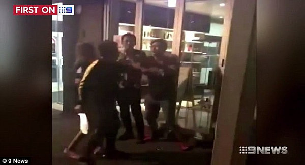 中国留学生在澳持刀砍人！驾车跨州逃跑并在机场被捕 法官判其缓刑等待遣返（视频） - 1