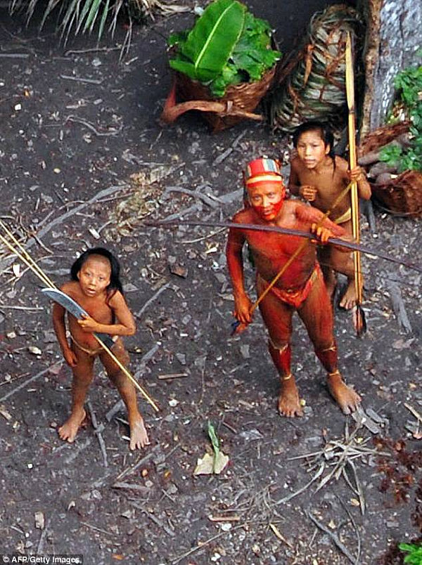 10名亚马逊部落人员外出捡鸡蛋 被一群淘金者杀害（组图） - 3