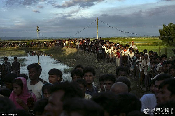 缅甸：担心受到“种族清洗”，38万人逃离国境(组图) - 3