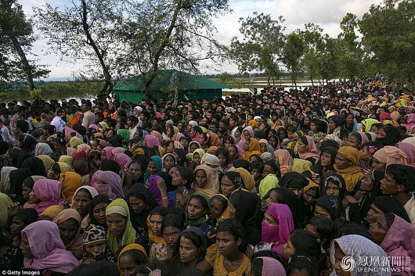 缅甸：担心受到“种族清洗”，38万人逃离国境(组图) - 9