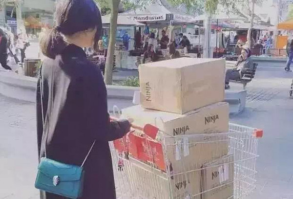 华人狂奔澳洲超市扫奶！一周爆出三次，这次是Woolies...（视频） - 21