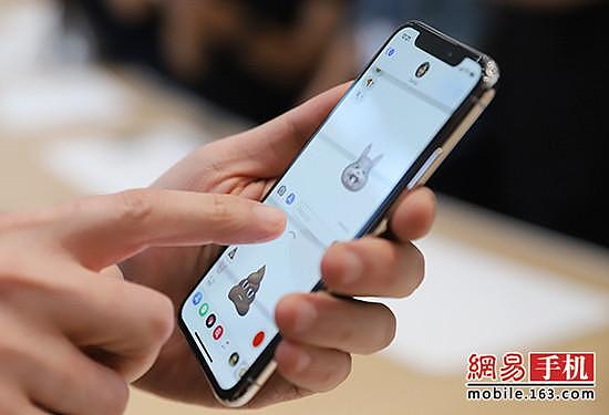 iPhone X真机上手体验：摸了你真的会欲罢不能