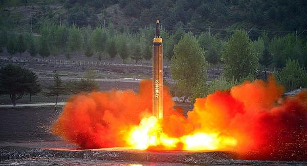 朝鲜疑似发射导弹 从日本北海道上空飞过（组图） - 1