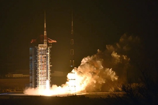 中国成功发射激光二氧化碳探测卫星 - 1