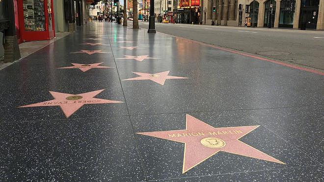 泪目！已故影星保罗·沃克被好莱坞星光大道追授星星