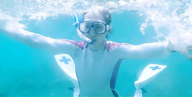 迪丽热巴潜水视频被翻出，泳衣款式惹争议，网友评论数超过5000条 - 5