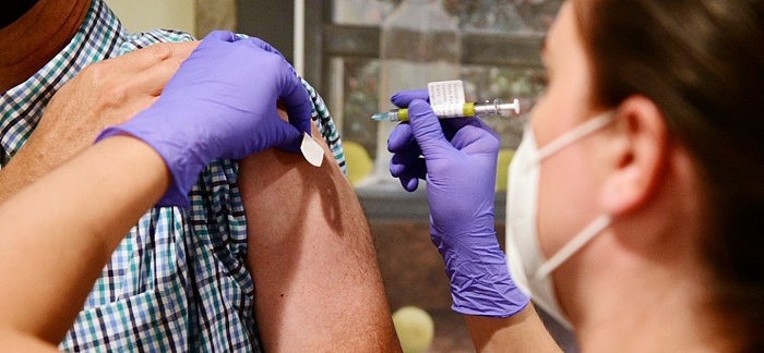 研究：年轻人的新冠疫苗接种迟滞现象可能会阻碍群体免疫的建立 - 1