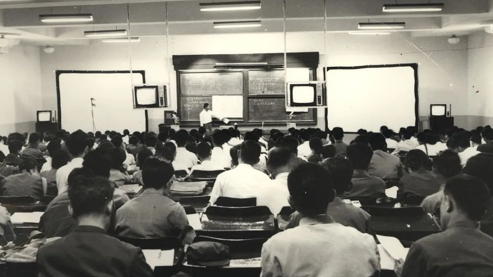 北邮当时的课堂（1980 年代）