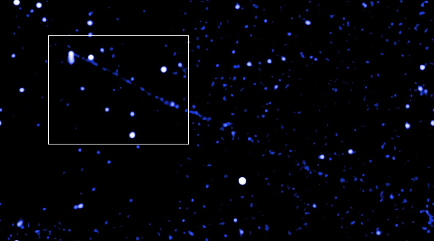 天文学家观察到由一颗脉冲星释放出的巨大物质和反物质光束 - 3