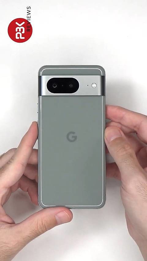 谷歌 Pixel 8 手机首个开箱视频曝光：“防爆盾”造型双摄、双 C 口数据线 - 2
