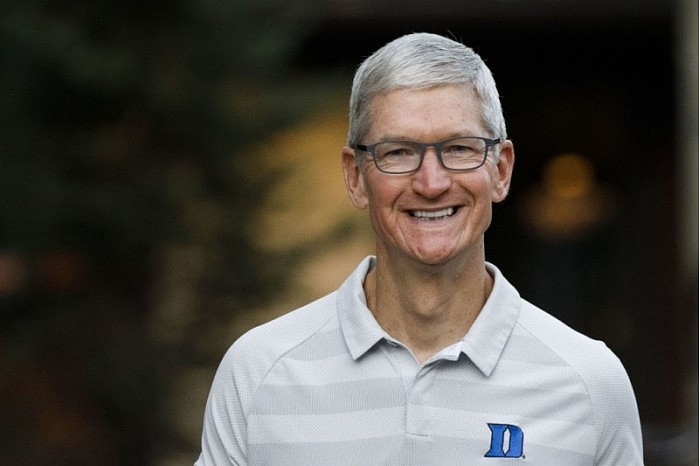 苹果公司CEO Tim Cook收到250万股苹果股票 - 1