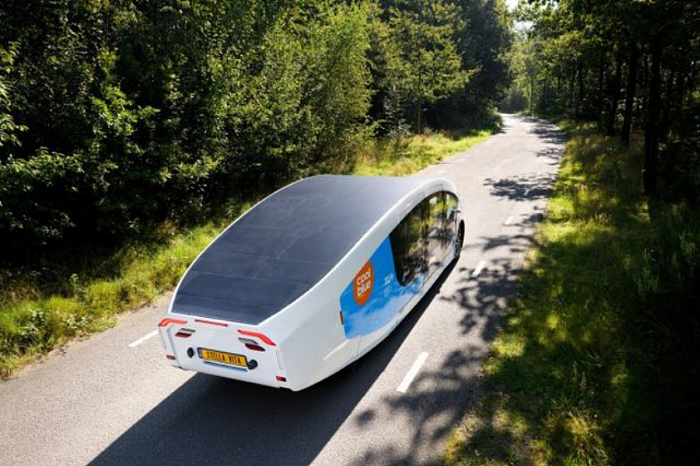 荷兰学生团队打造太阳能房车 一天能跑730公里 - 4