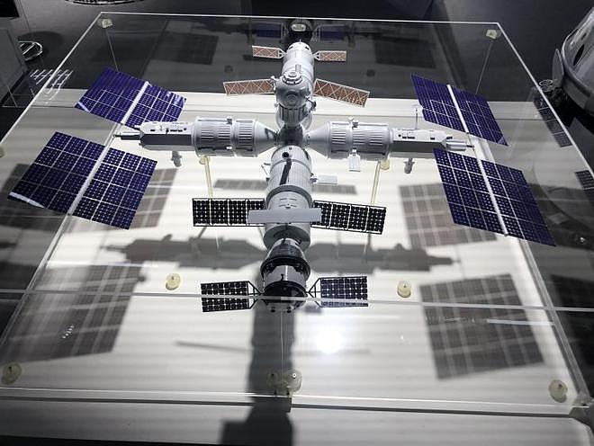俄罗斯航天局首次公布新空间站实体模型 - 2