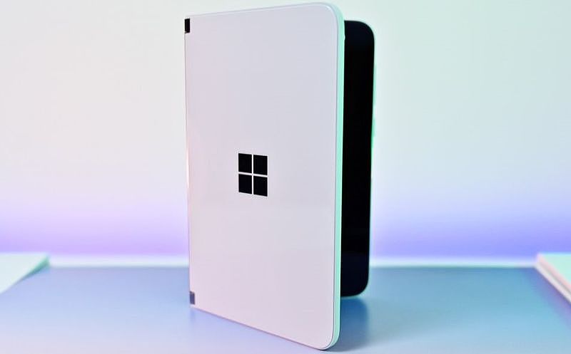 微软 Surface Duo 手机焕发新生：社区助其运行 Win11 和安卓 14 系统 - 2